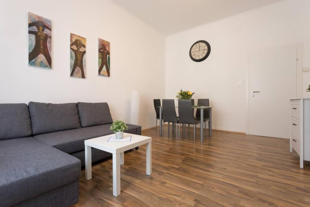 16 C&J'S Apartment Vienna Exterior photo